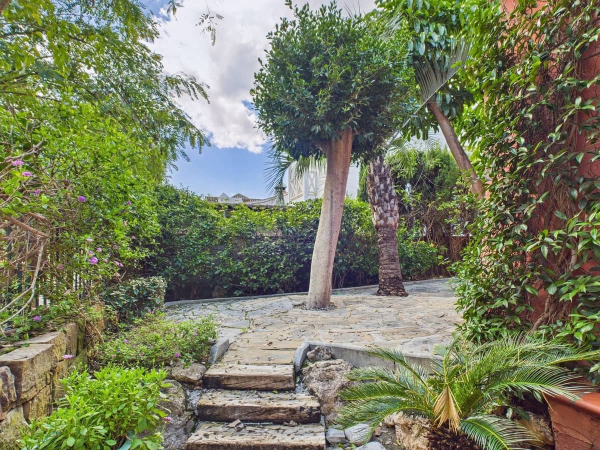 4 slaapkamer Villa te koop in Estepona - € 1.495.000 (Ref: 9077391)