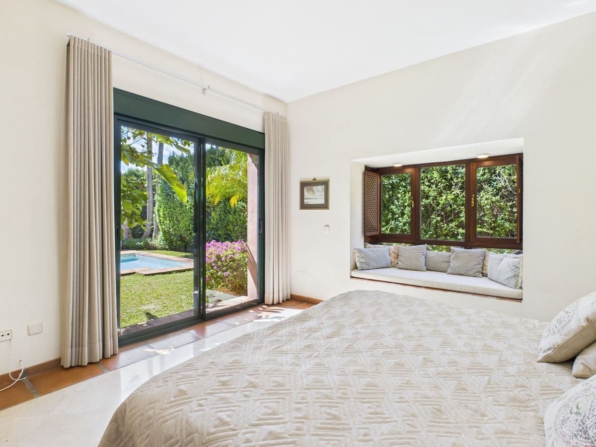 4 slaapkamer Villa te koop in Estepona - € 1.495.000 (Ref: 9077391)