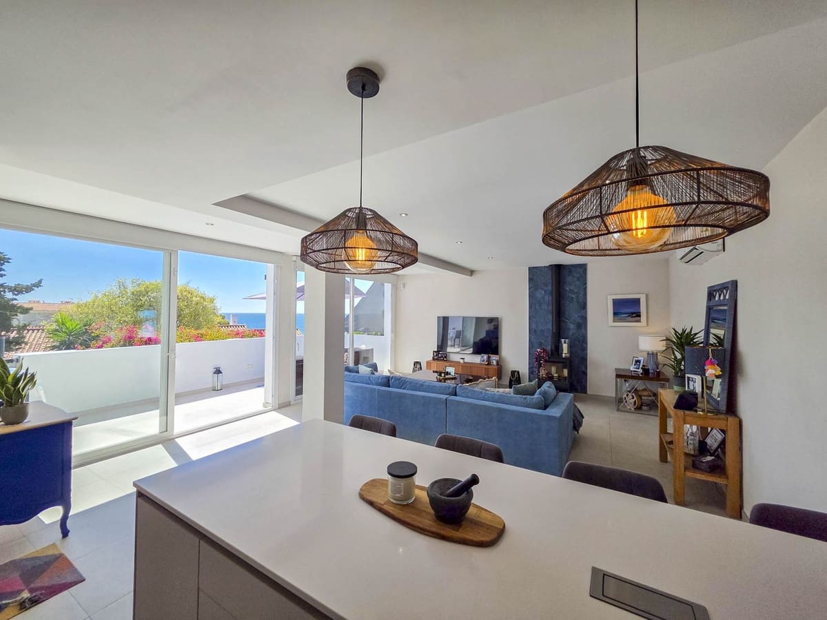 Chalet de 4 habitaciones en Estepona en venta - 998.000 € (Ref: 9077394)