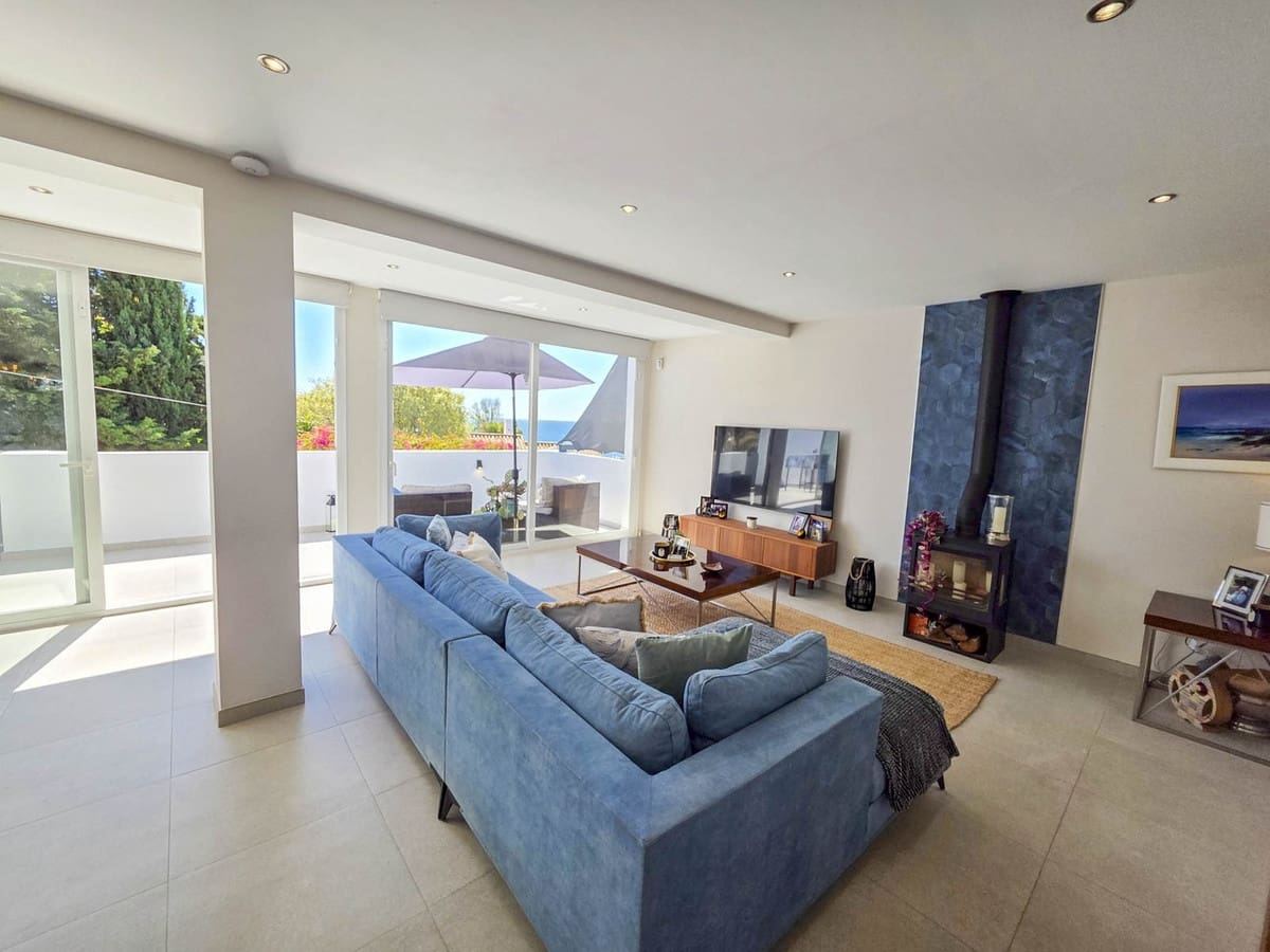 Chalet de 4 habitaciones en Estepona en venta - 998.000 € (Ref: 9077394)