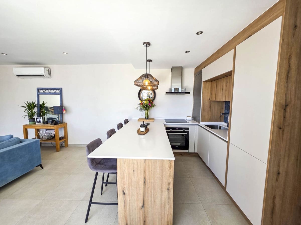 Chalet de 4 habitaciones en Estepona en venta - 998.000 € (Ref: 9077394)