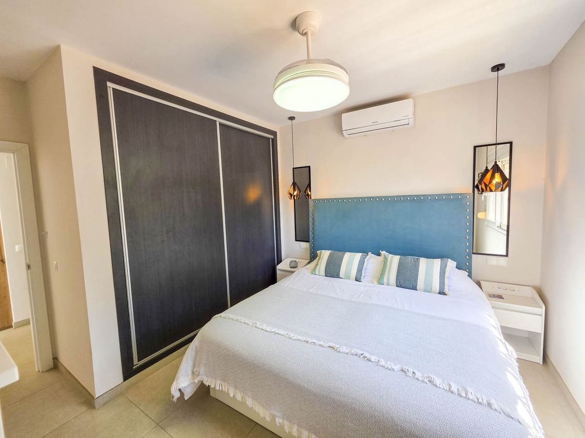 Chalet de 4 habitaciones en Estepona en venta - 998.000 € (Ref: 9077394)