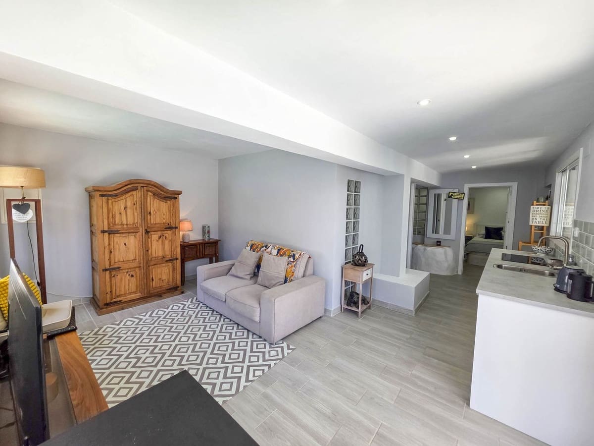 Chalet de 4 habitaciones en Estepona en venta - 998.000 € (Ref: 9077394)