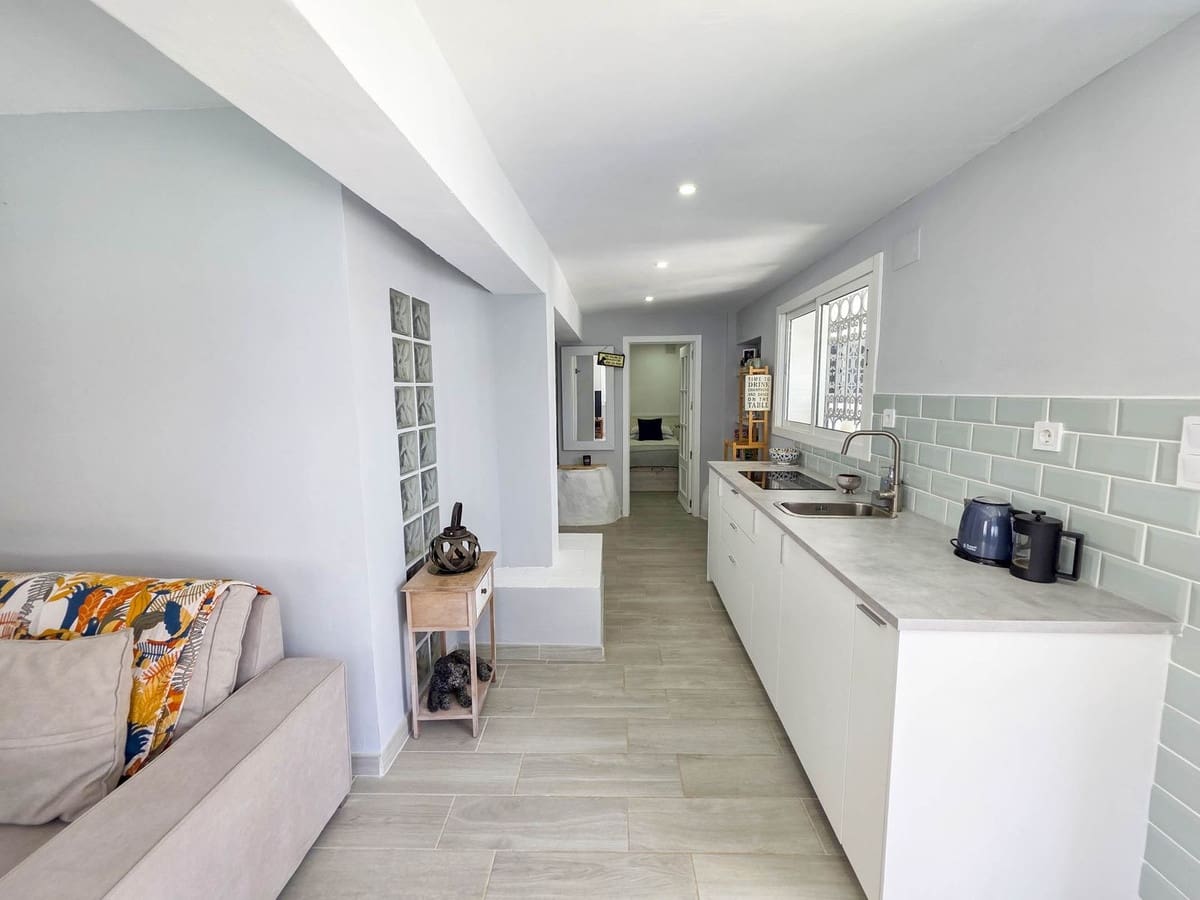 Chalet de 4 habitaciones en Estepona en venta - 998.000 € (Ref: 9077394)
