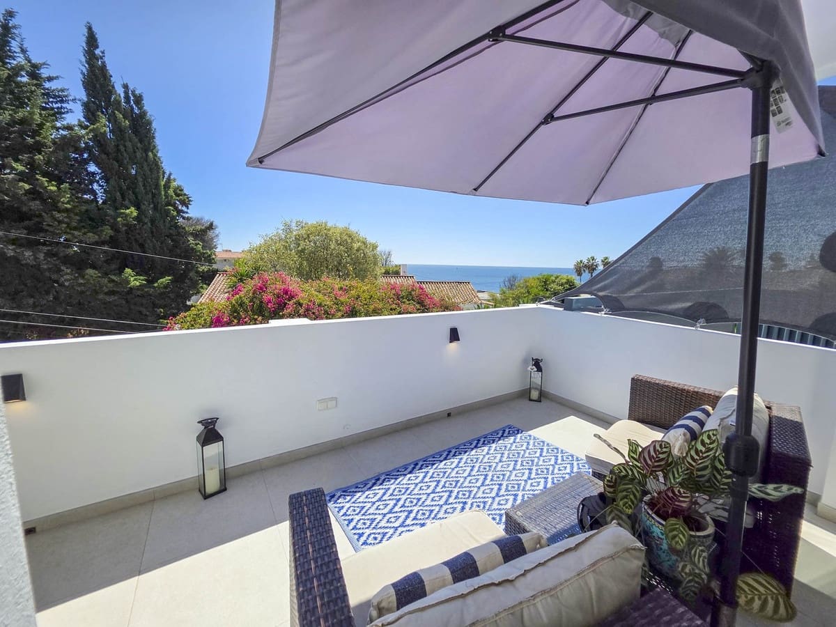 Chalet de 4 habitaciones en Estepona en venta - 998.000 € (Ref: 9077394)
