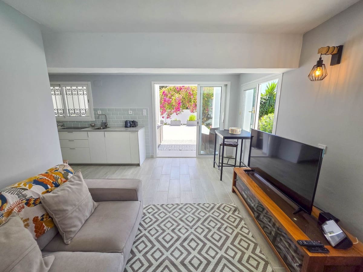Chalet de 4 habitaciones en Estepona en venta - 998.000 € (Ref: 9077394)