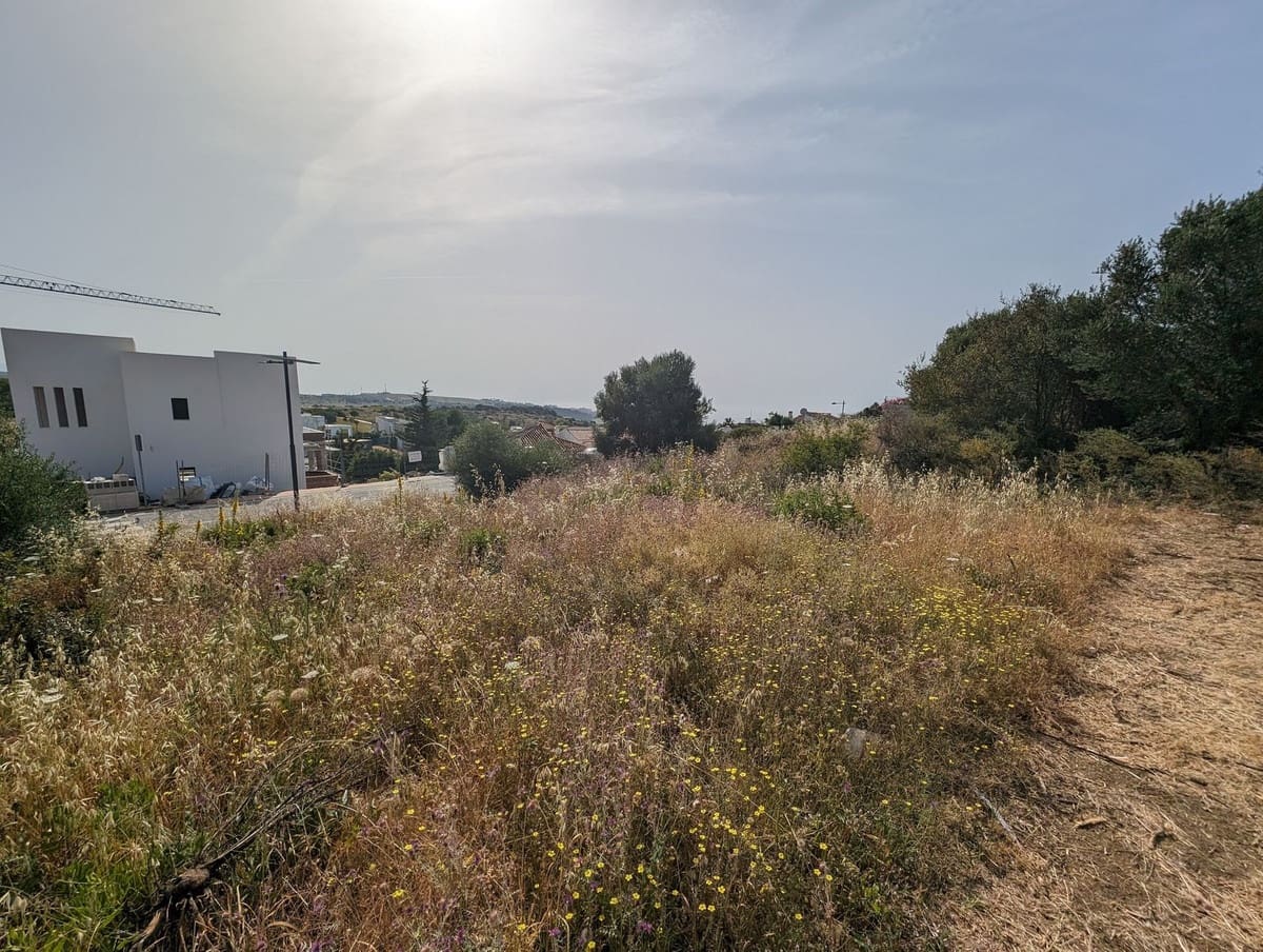 3 makuuhuone Huvila myytävänä paikassa Estepona mukana 
autotalli - 950 000 € (Ref: 9077398)