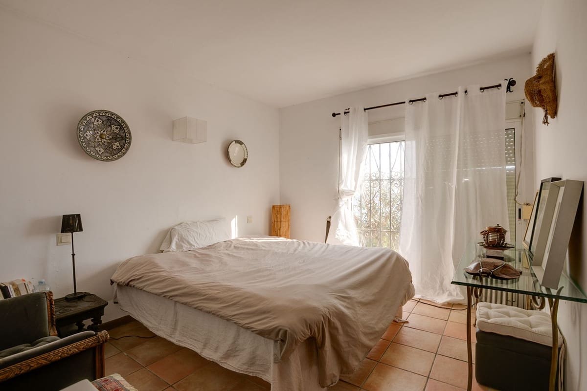 3 makuuhuone Huvila myytävänä paikassa Estepona - 945 000 € (Ref: 9077399)