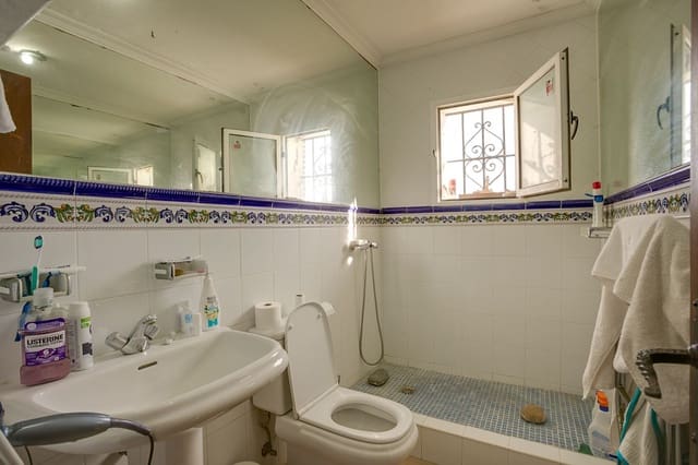 3 makuuhuone Huvila myytävänä paikassa Estepona - 945 000 € (Ref: 9077399)