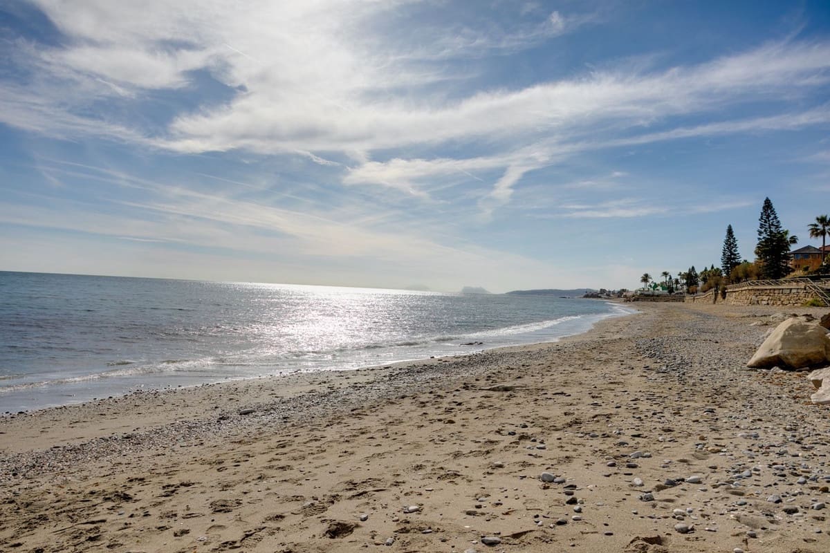 3 makuuhuone Huvila myytävänä paikassa Estepona - 945 000 € (Ref: 9077399)