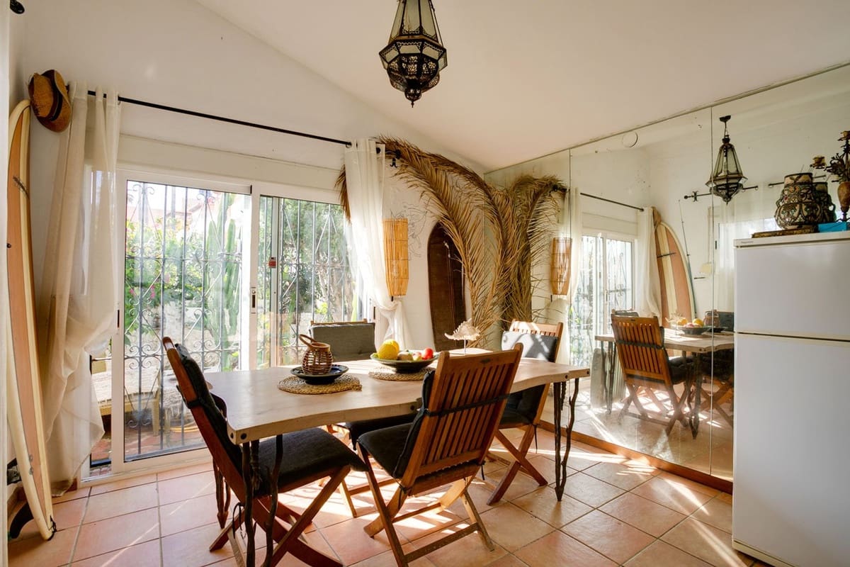 3 makuuhuone Huvila myytävänä paikassa Estepona - 945 000 € (Ref: 9077399)