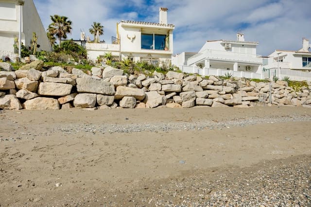 3 makuuhuone Huvila myytävänä paikassa Estepona - 945 000 € (Ref: 9077399)