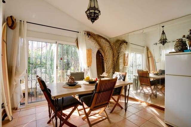 3 makuuhuone Huvila myytävänä paikassa Estepona - 945 000 € (Ref: 9077399)