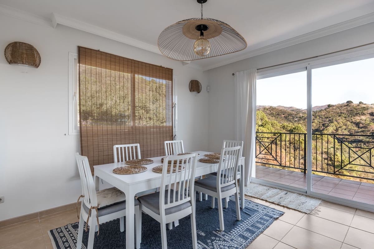 3 makuuhuone Huvila myytävänä paikassa Estepona - 799 000 € (Ref: 9077402)