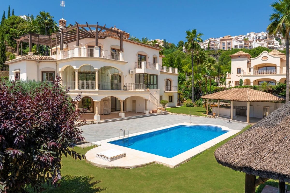 6 slaapkamer Villa te koop in Los Arqueros met garage - € 1.985.000 (Ref: 9079699)