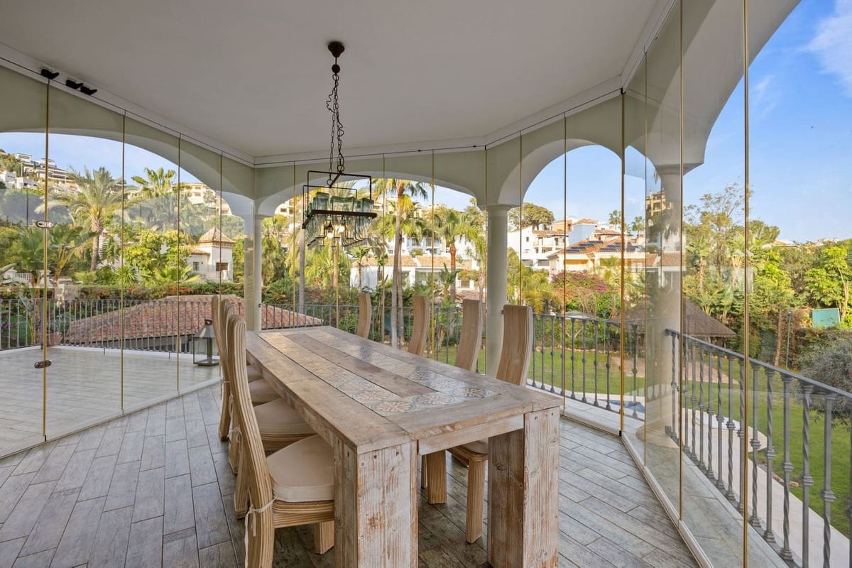 6 slaapkamer Villa te koop in Los Arqueros met garage - € 1.985.000 (Ref: 9079699)