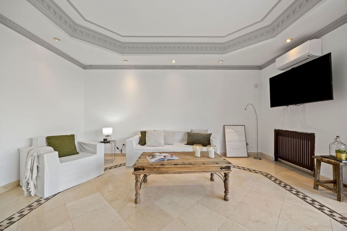 6 slaapkamer Villa te koop in Los Arqueros met garage - € 1.985.000 (Ref: 9079699)
