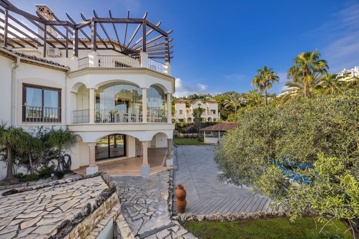 6 slaapkamer Villa te koop in Los Arqueros met garage - € 1.985.000 (Ref: 9079699)