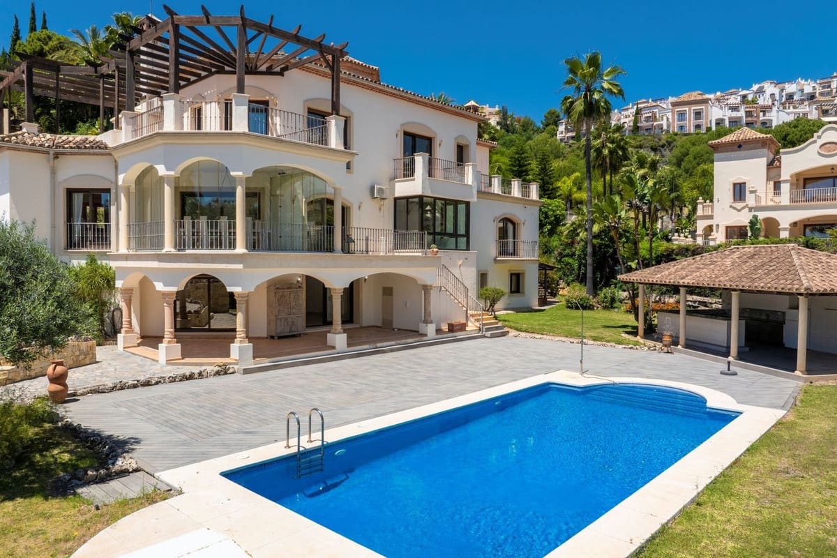 6 slaapkamer Villa te koop in Los Arqueros met garage - € 1.985.000 (Ref: 9079699)