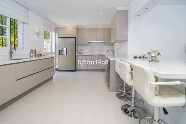 4 chambre Villa/Maison à vendre à Nueva Andalucia, Marbella - 1 935 000 € (Ref: 9079701)