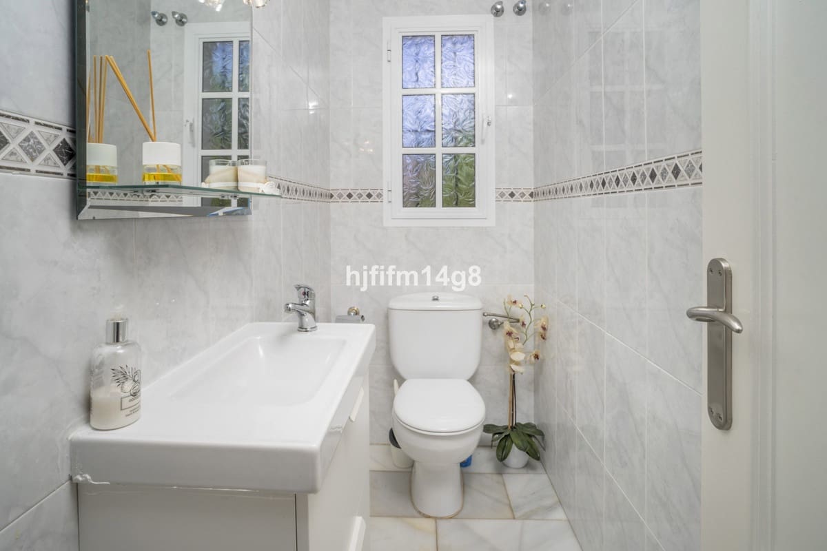 Chalet de 4 habitaciones en Nueva Andalucia en venta - 1.935.000 € (Ref: 9079701)