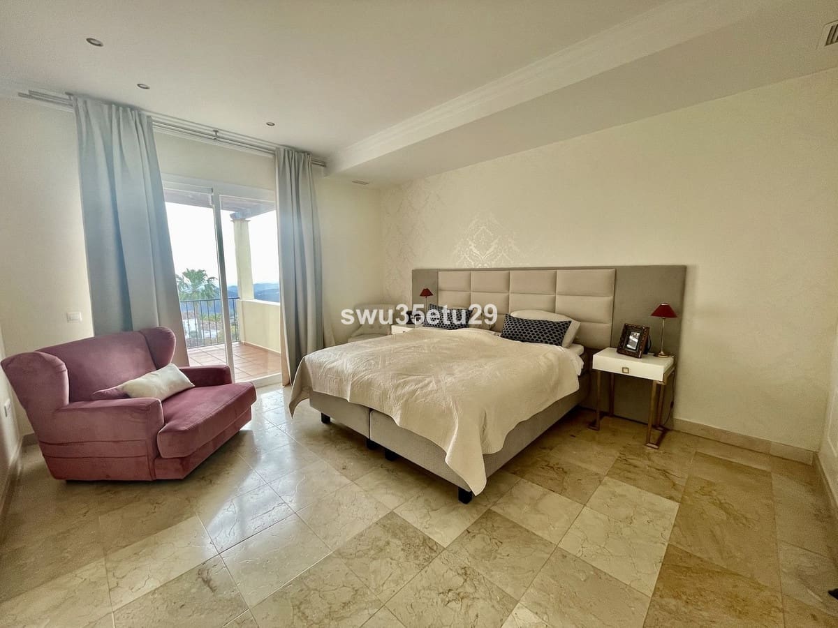 3 soverom Villa til salgs i Istan med garasje - € 1 350 000 (Ref: 9079702)