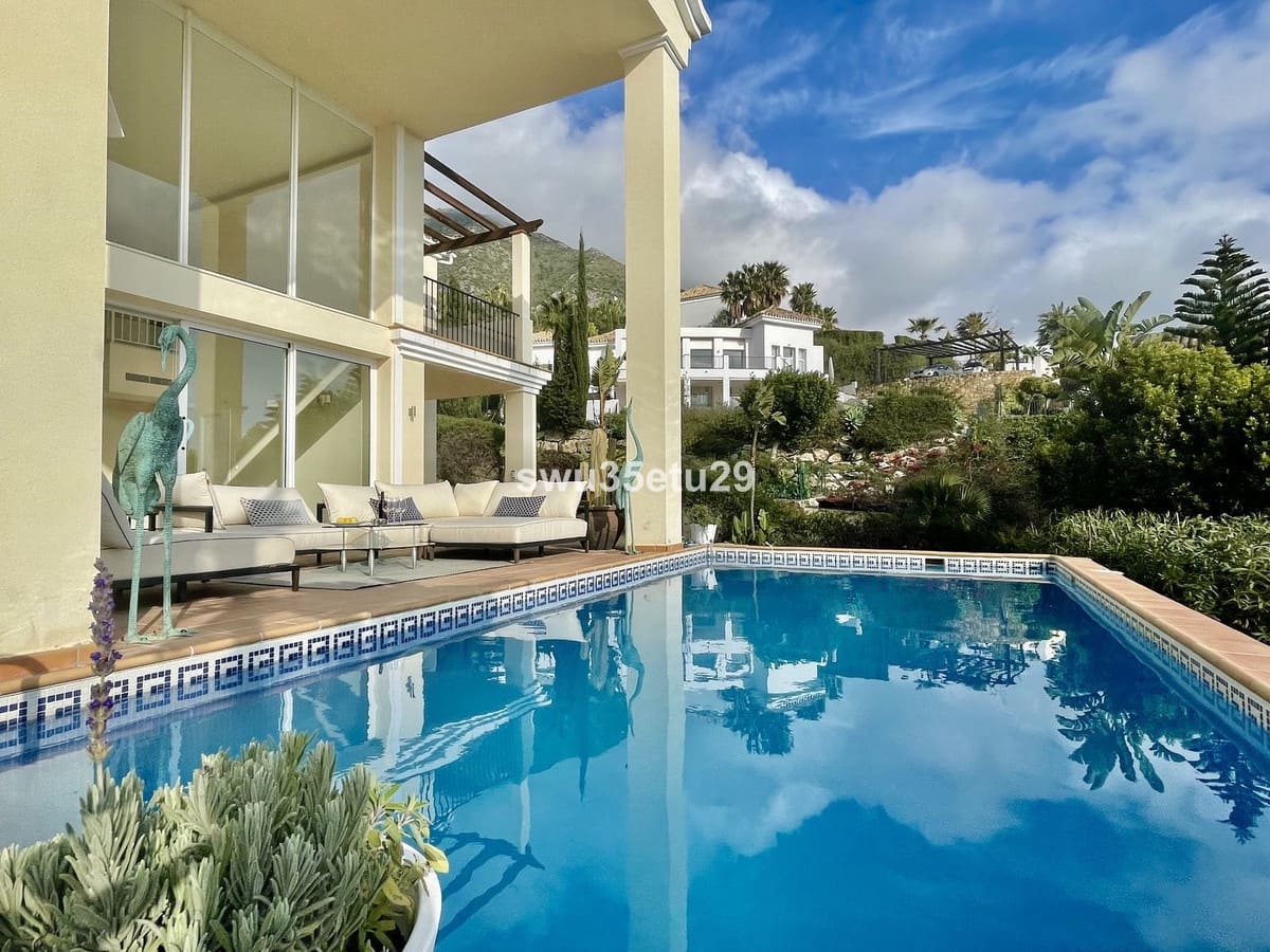 3 soverom Villa til salgs i Istan med garasje - € 1 350 000 (Ref: 9079702)