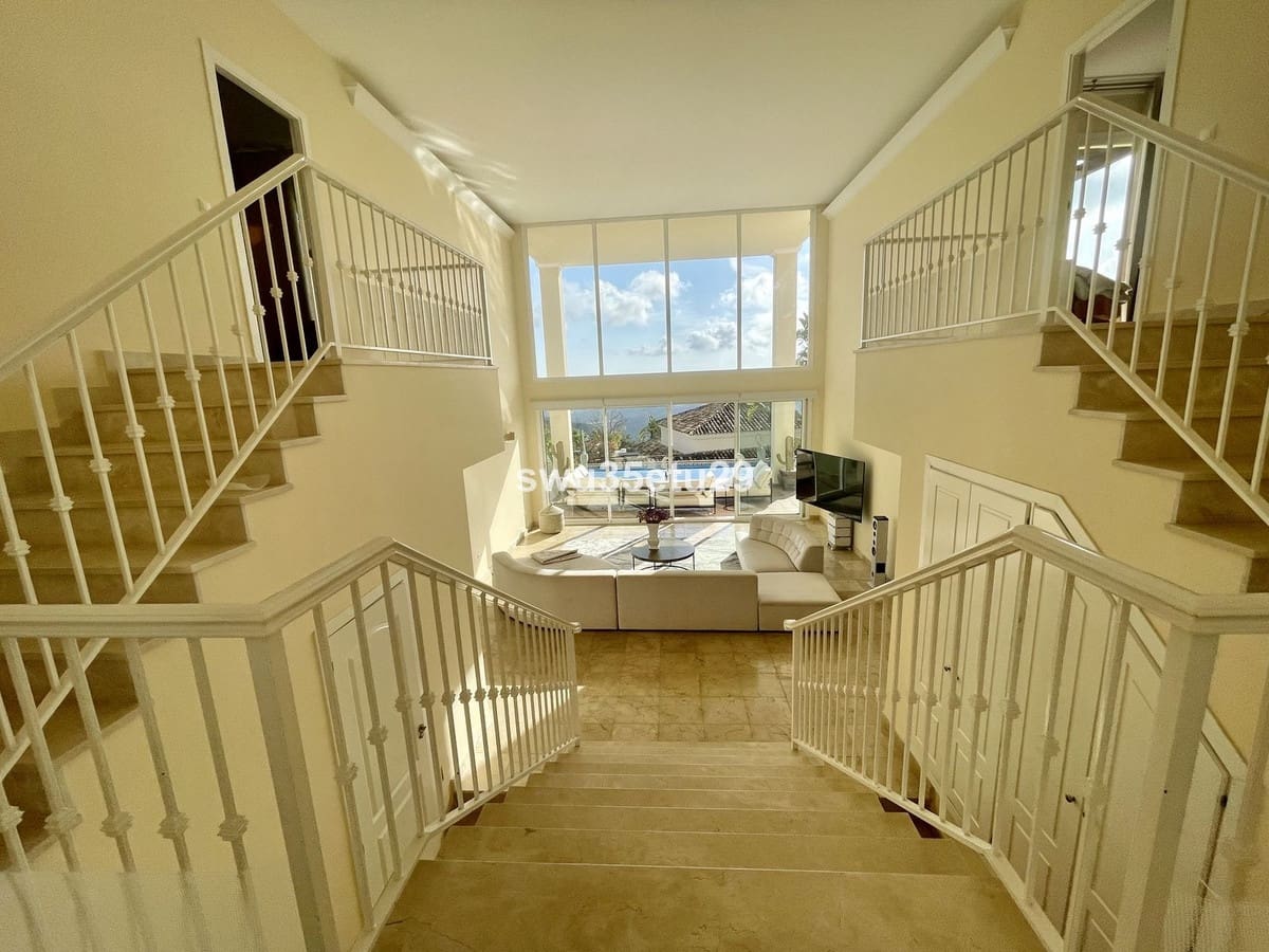 3 soverom Villa til salgs i Istan med garasje - € 1 350 000 (Ref: 9079702)