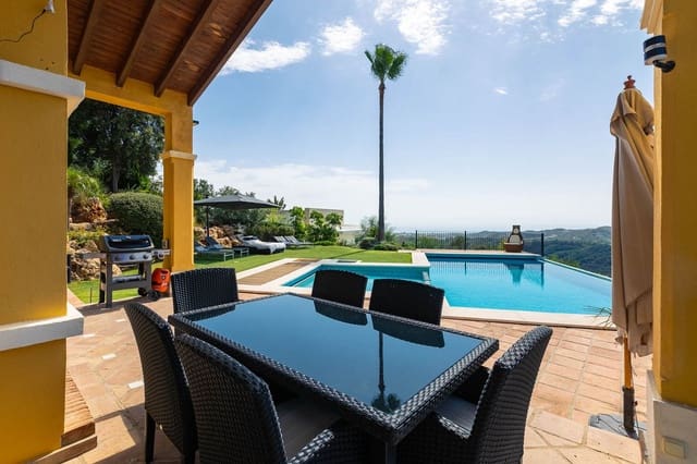5 bedroom Villa for sale in Benahavís with garage - € 1,875,000 (Ref: 9079704)