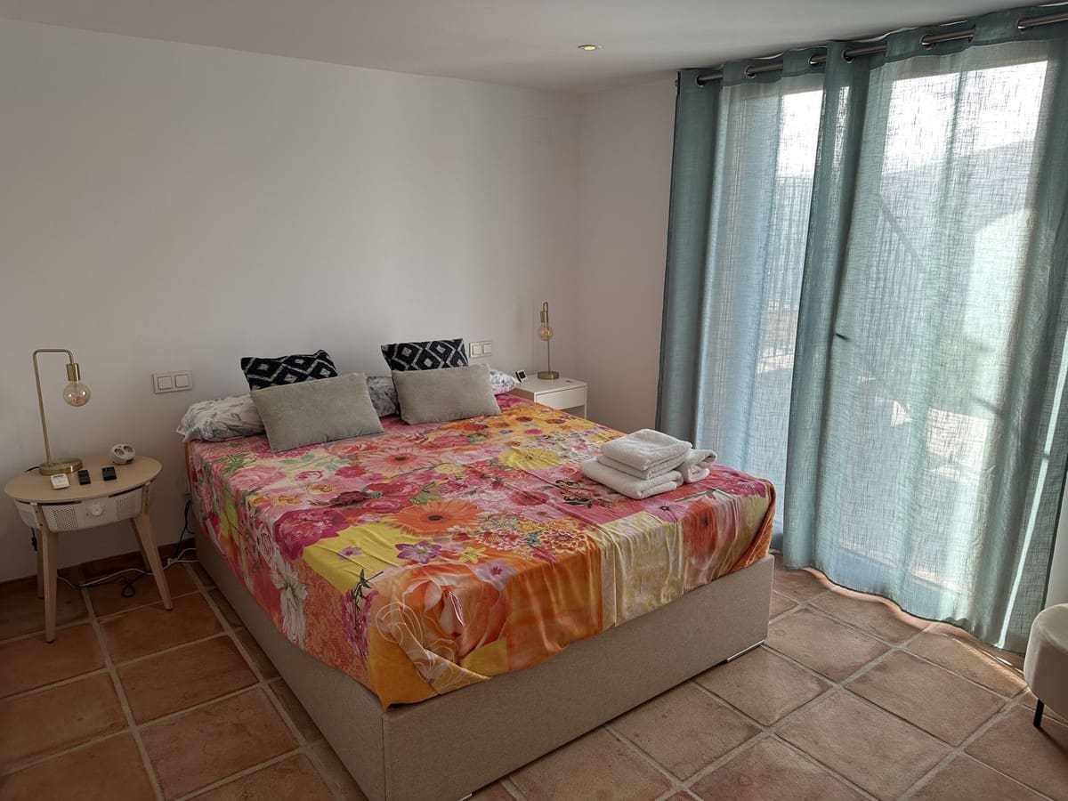 5 sovrum Villa till salu i Benahavis med garage - 1 795 000 € (Ref: 9079704)