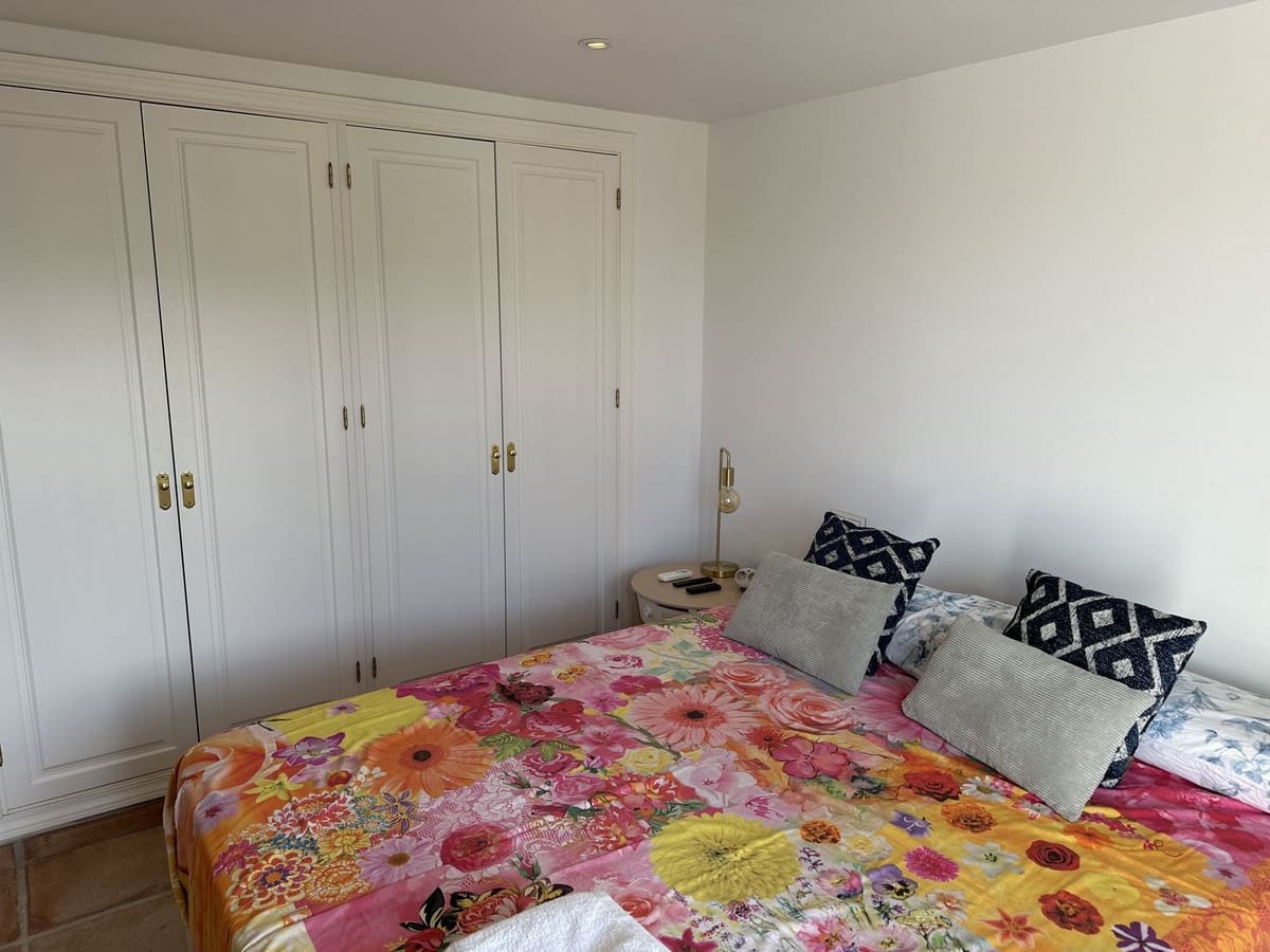 5 sovrum Villa till salu i Benahavis med garage - 1 795 000 € (Ref: 9079704)