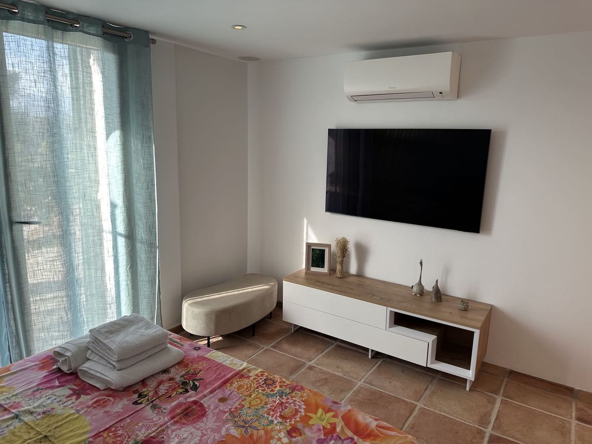 5 sovrum Villa till salu i Benahavis med garage - 1 795 000 € (Ref: 9079704)