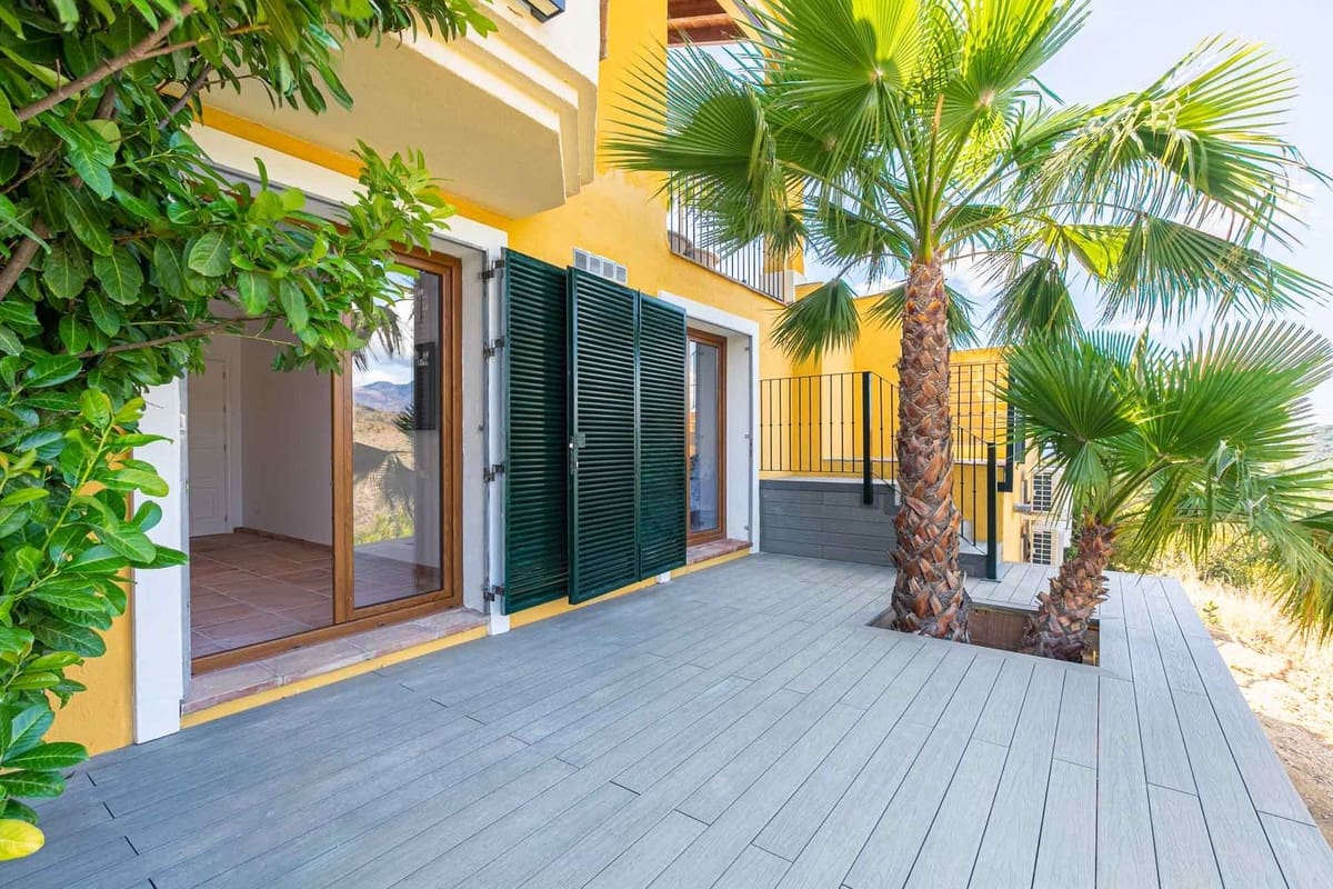 5 sovrum Villa till salu i Benahavis med garage - 1 795 000 € (Ref: 9079704)