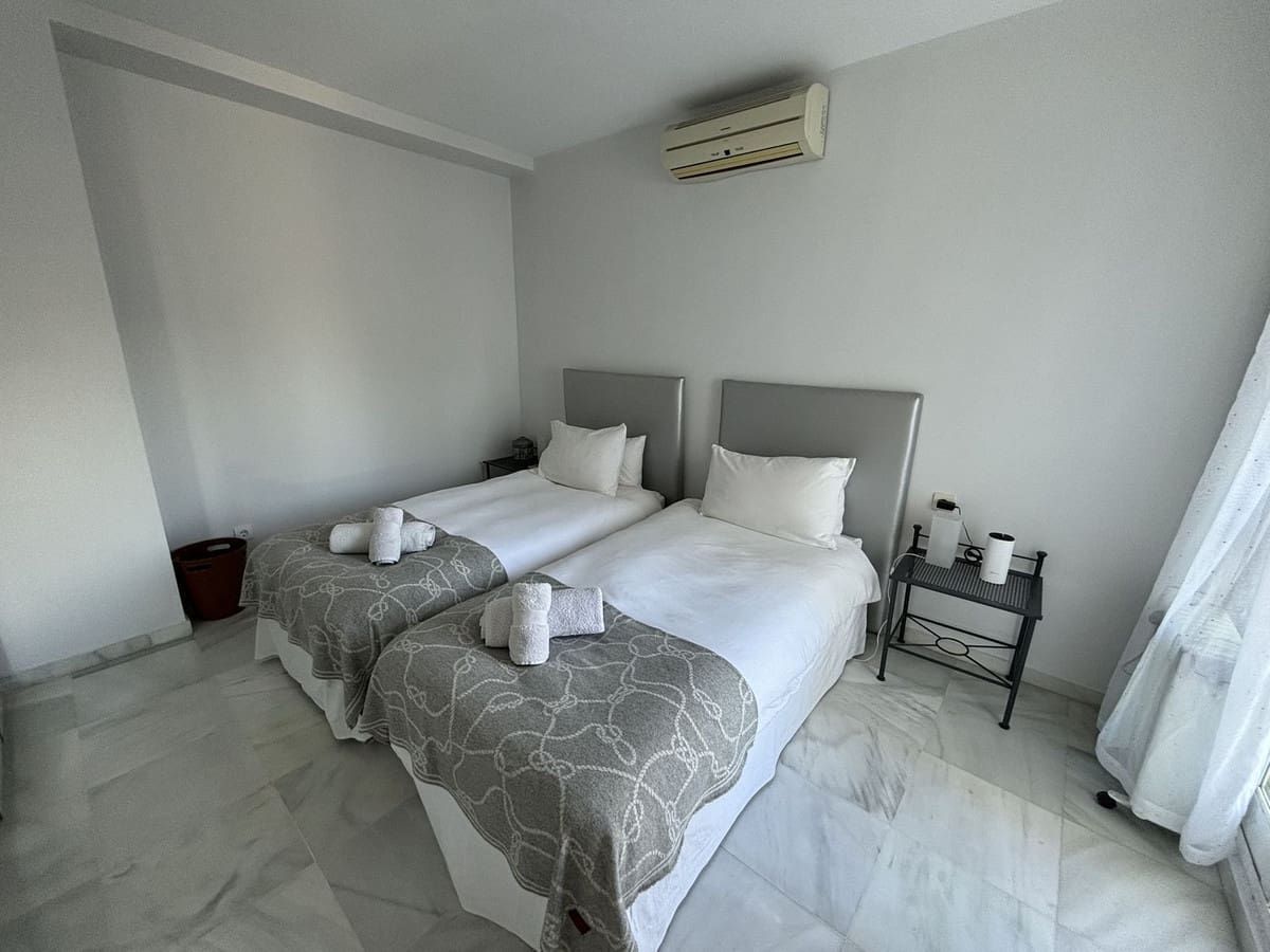 5 sovrum Villa till salu i Nueva Andalucia - 1 800 000 € (Ref: 9079705)