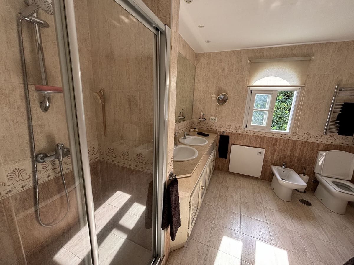 5 sovrum Villa till salu i Nueva Andalucia - 1 800 000 € (Ref: 9079705)