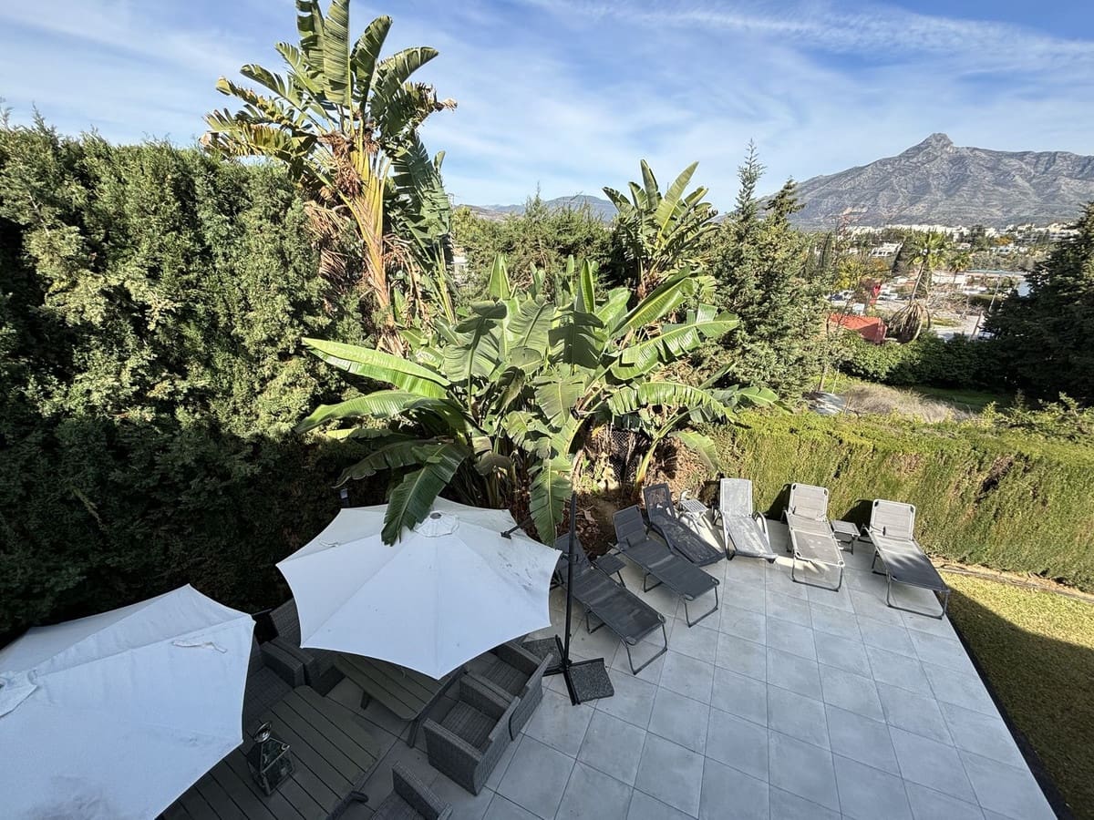 5 sovrum Villa till salu i Nueva Andalucia - 1 800 000 € (Ref: 9079705)