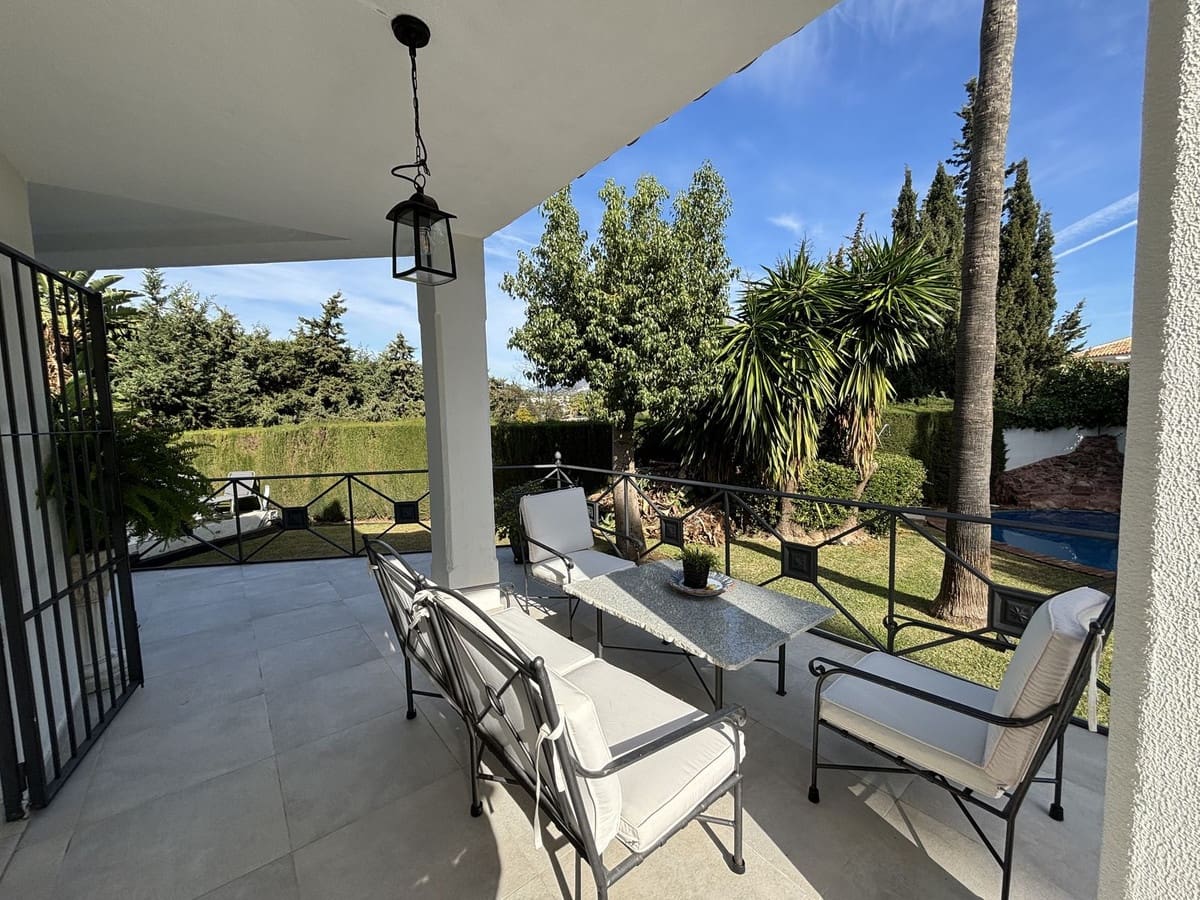 5 sovrum Villa till salu i Nueva Andalucia - 1 800 000 € (Ref: 9079705)