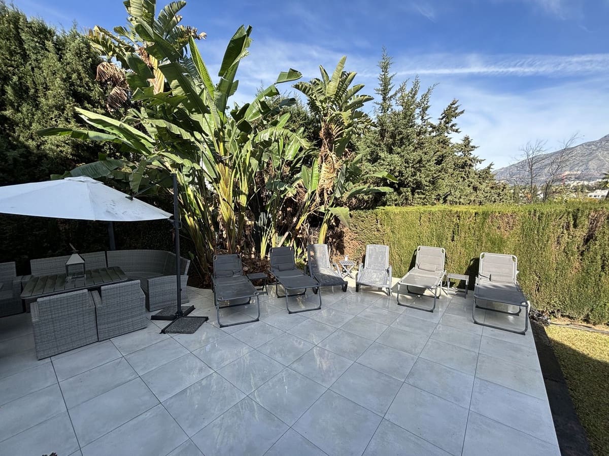 5 sovrum Villa till salu i Nueva Andalucia - 1 800 000 € (Ref: 9079705)