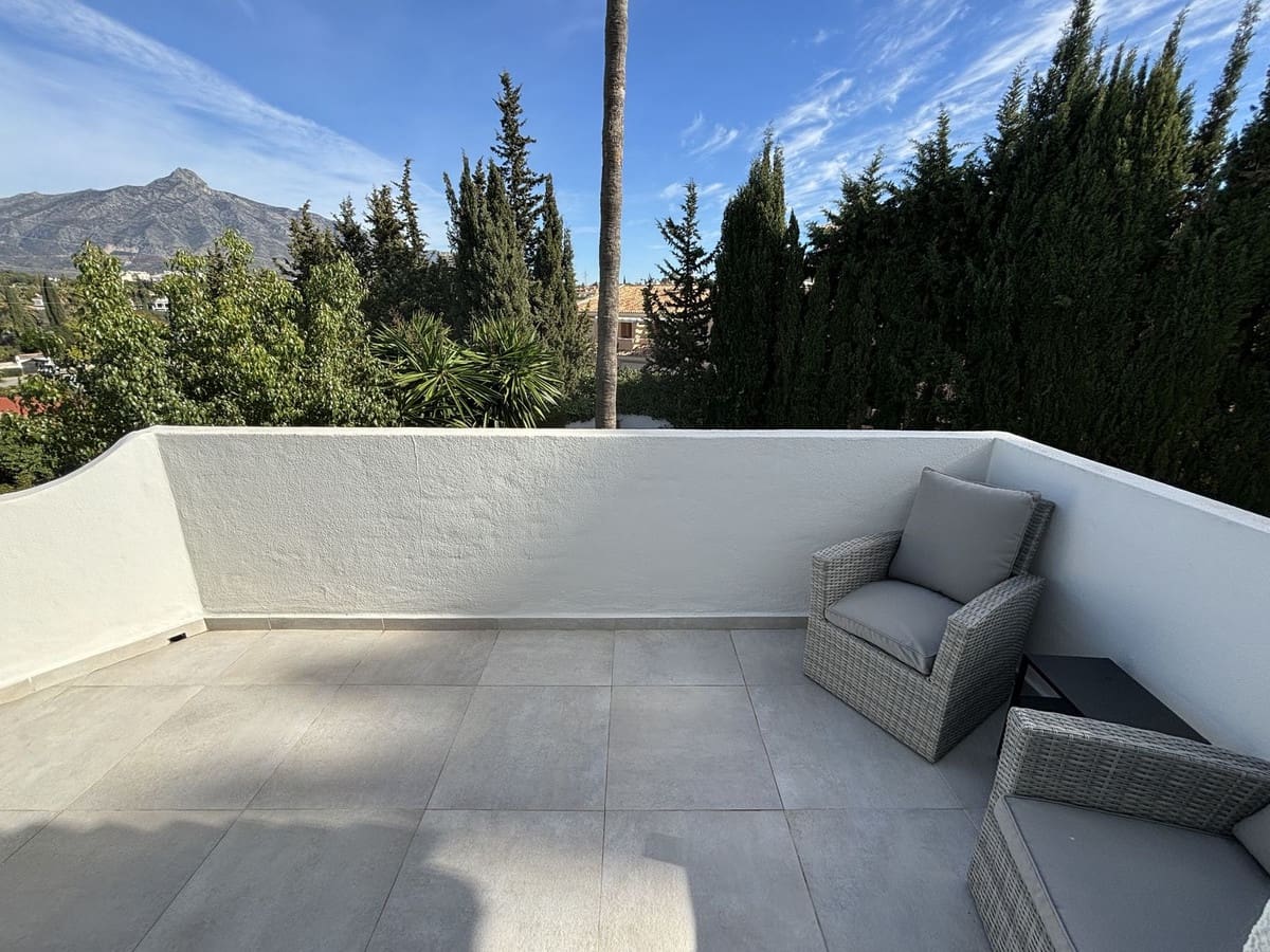 5 sovrum Villa till salu i Nueva Andalucia - 1 800 000 € (Ref: 9079705)