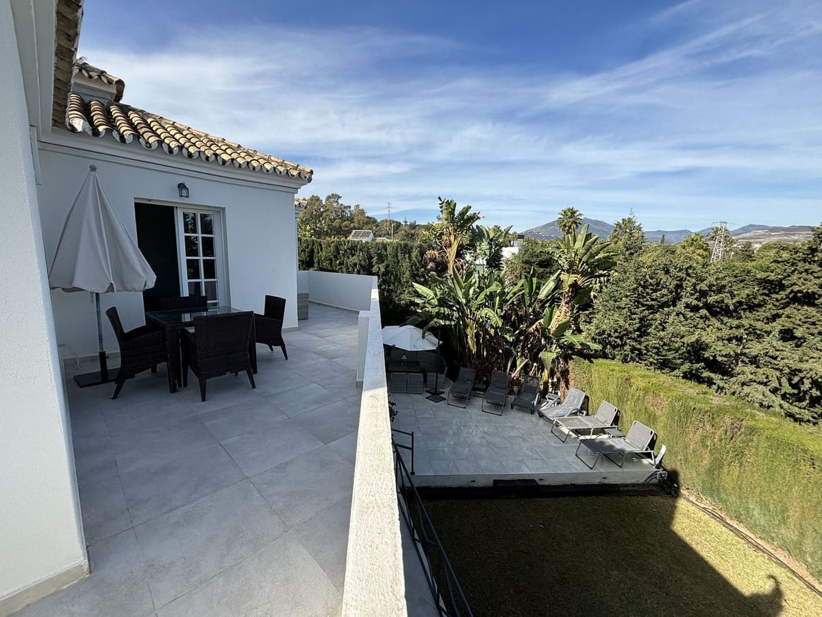5 sovrum Villa till salu i Nueva Andalucia - 1 800 000 € (Ref: 9079705)