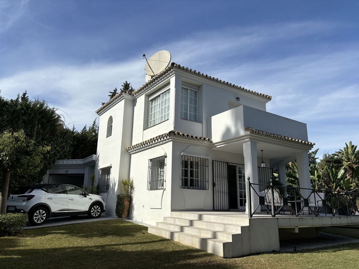 5 sovrum Villa till salu i Nueva Andalucia - 1 800 000 € (Ref: 9079705)