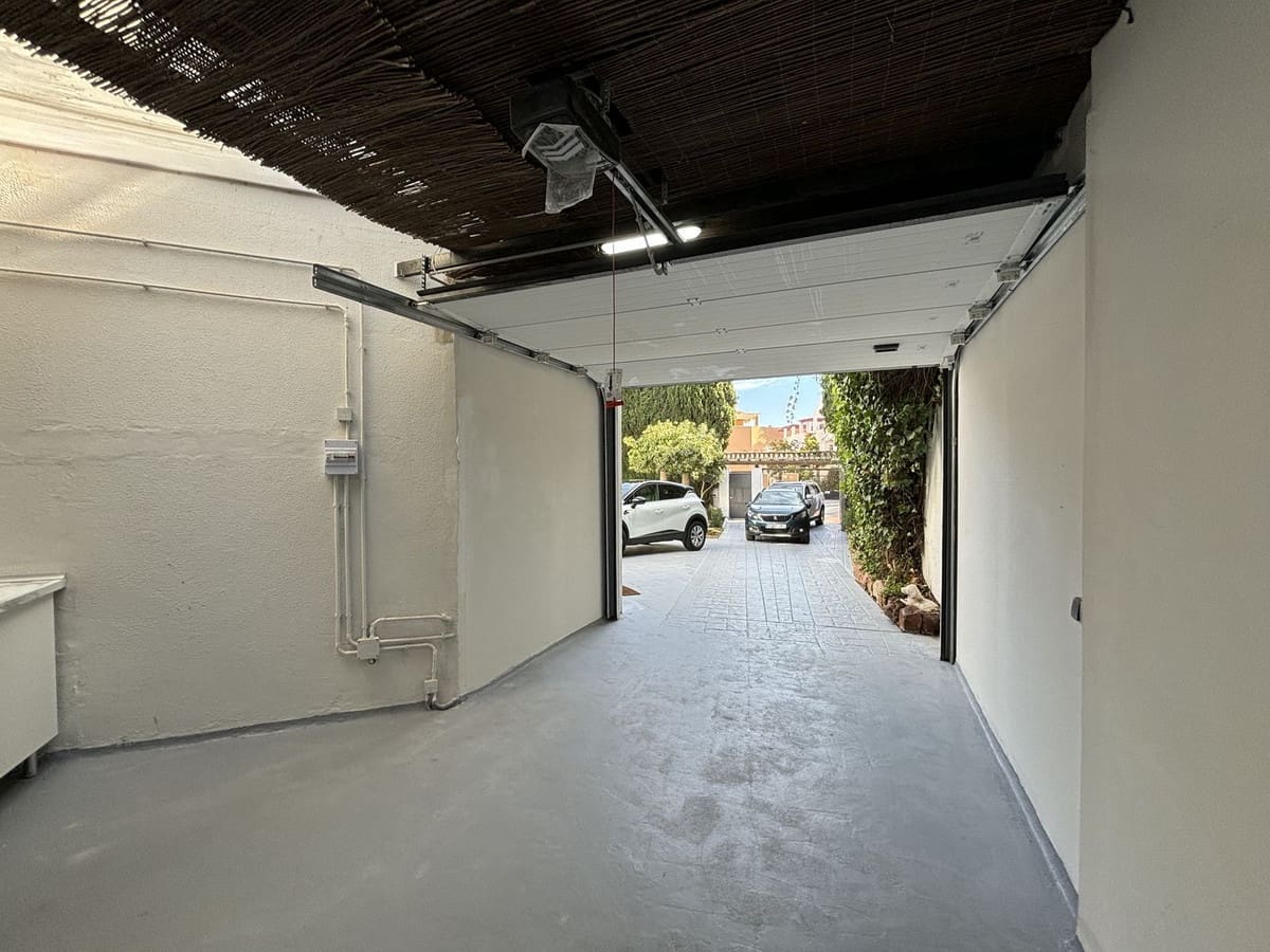 5 sovrum Villa till salu i Nueva Andalucia - 1 800 000 € (Ref: 9079705)