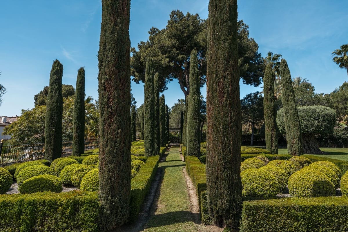 7 chambre Villa/Maison à vendre à Golden Mile avec garage - 13 000 000 € (Ref: 9080903)