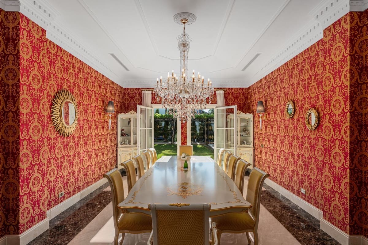 7 chambre Villa/Maison à vendre à Golden Mile avec garage - 13 000 000 € (Ref: 9080903)