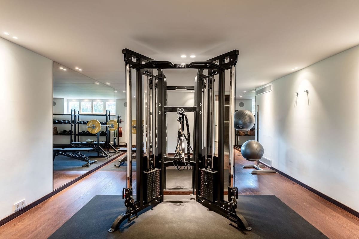 6 soveværelse Villa til salg i Golden Mile med garage - € 12.000.000 (Ref: 9080904)