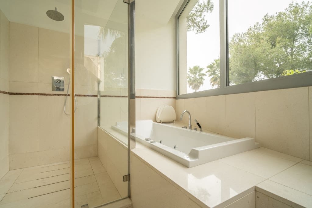 Casa de 3 habitaciones en Golden Mile en venta - 1.600.000 € (Ref: 9080913)