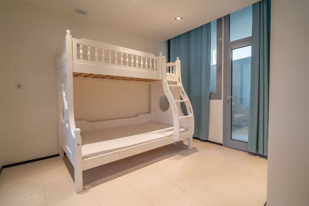 Casa de 3 habitaciones en Golden Mile en venta - 1.600.000 € (Ref: 9080913)