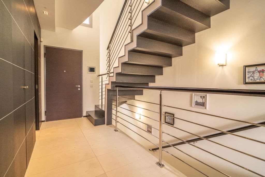Casa de 3 habitaciones en Golden Mile en venta - 1.600.000 € (Ref: 9080913)