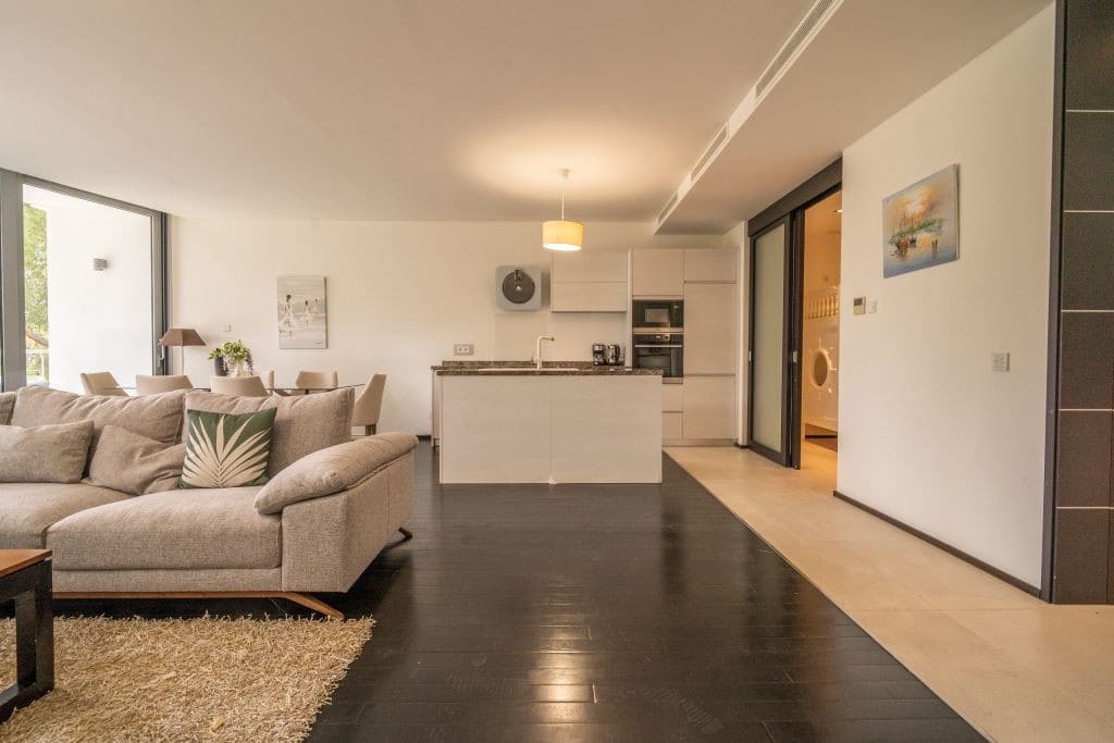 Casa de 3 habitaciones en Golden Mile en venta - 1.600.000 € (Ref: 9080913)