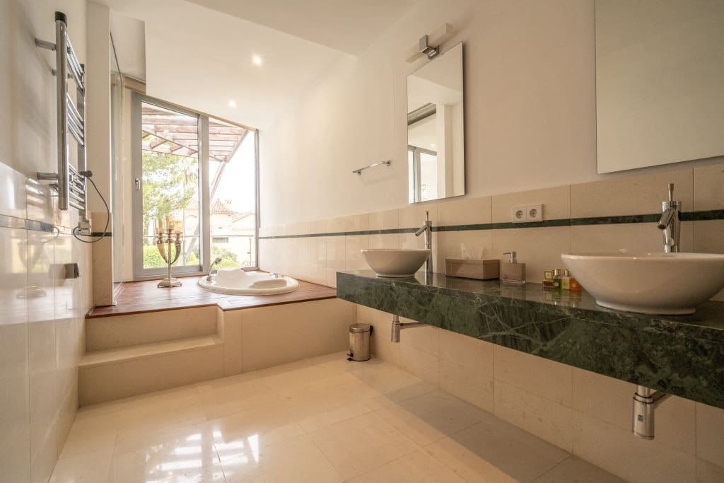 Casa de 3 habitaciones en Golden Mile en venta - 1.600.000 € (Ref: 9080913)